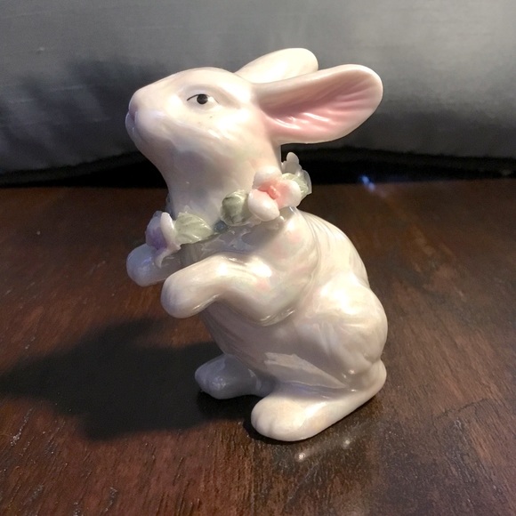 🐇Set of Sweet Easter Bunnies - Glossy White Ceramic -🐇 - Picture 6 of 9